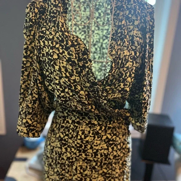 Ganni Gold and Black Long Sleeve Bodycon Dress Ganni Gold and Black Long Sleeve Bodycon Dress